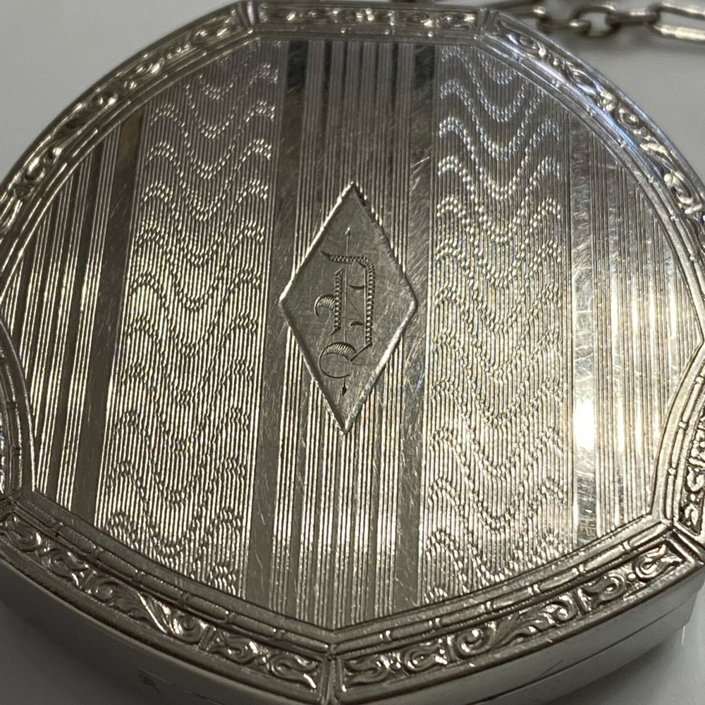 Vintage Art Deco Wristlet Dance Compact (Final Price) - Picture 3 of 13